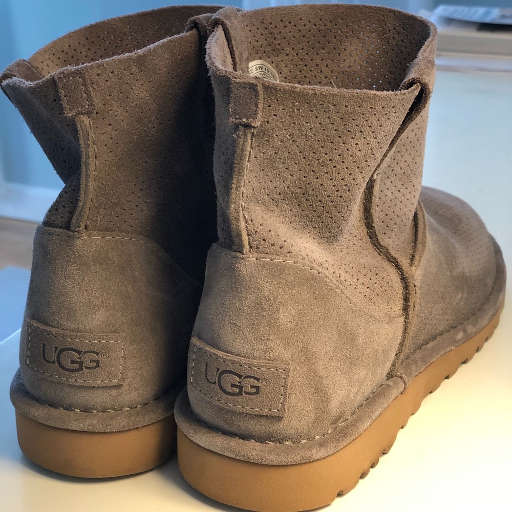 Grey furless UGG’s